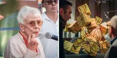 Rzeźba Anny Szpakowskiej-Kujawskiej stanie na dziedzińcu muzeum